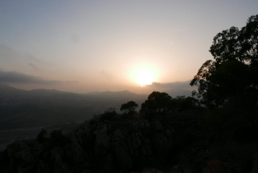 couché de soleil sur le Massif de Gourougou au Maroc