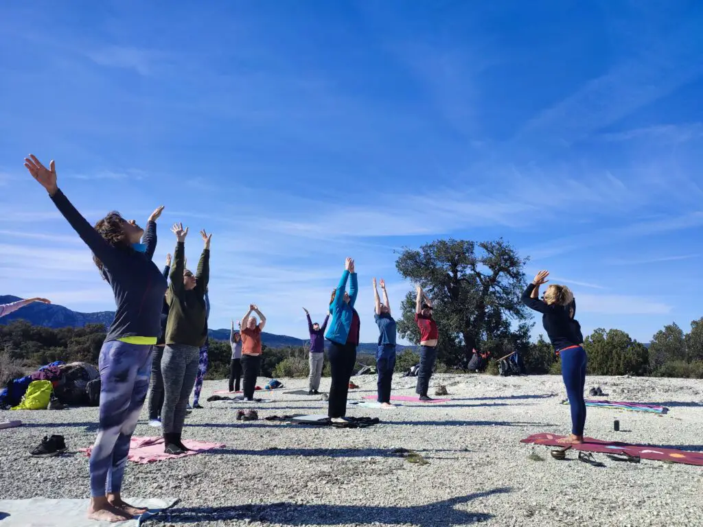 Ssalutation au soleil Yoga en pleine nature