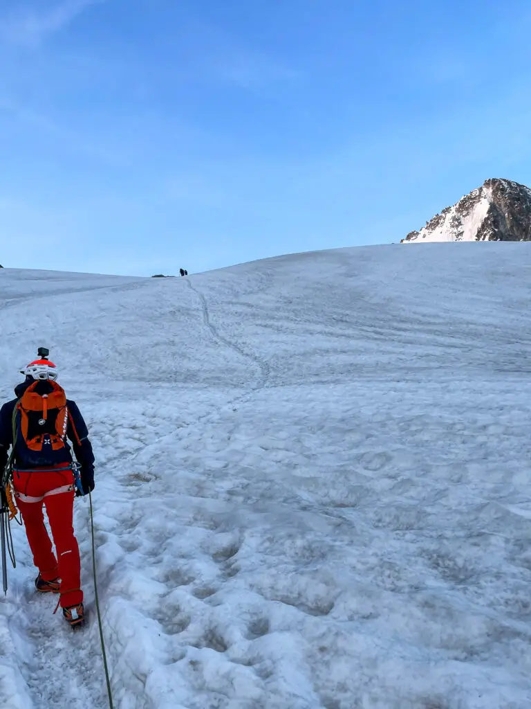 Marche d'approche glacier du tour