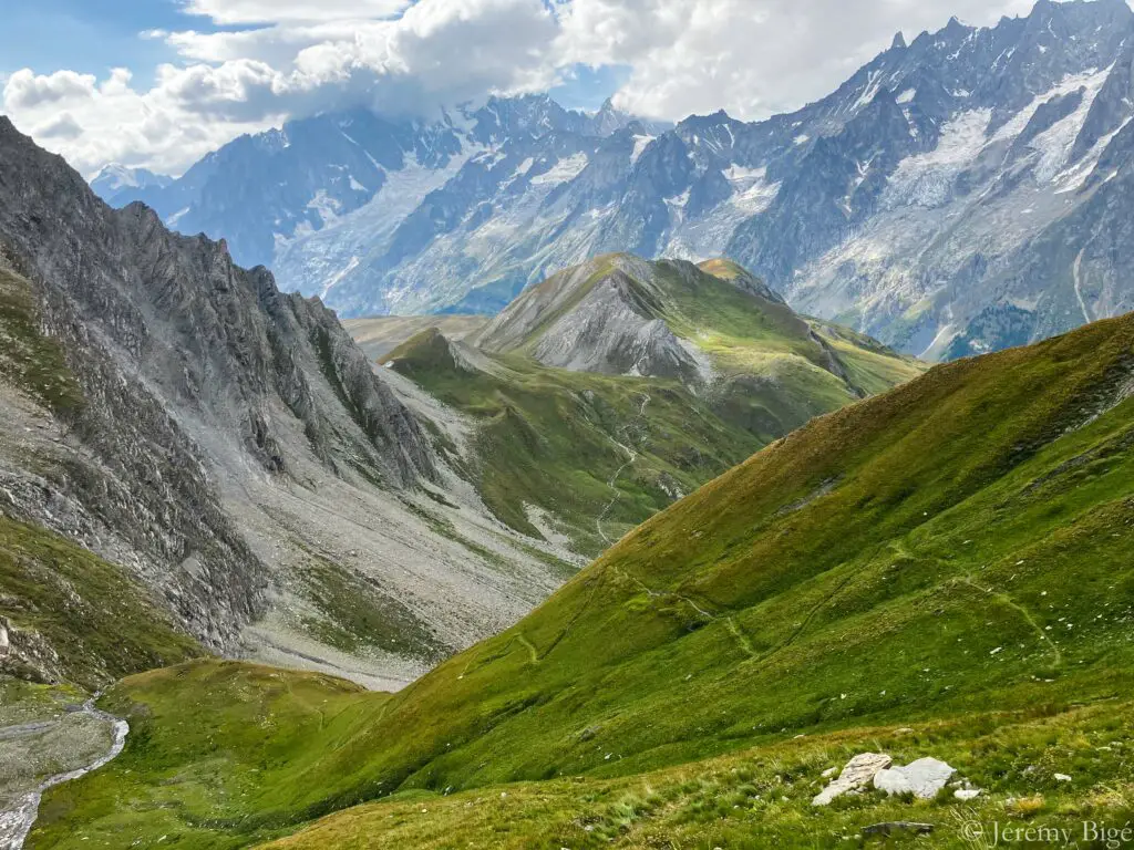 Vue depuis le col du Bataillon d'Aoste (colle Bataglione Bosta).