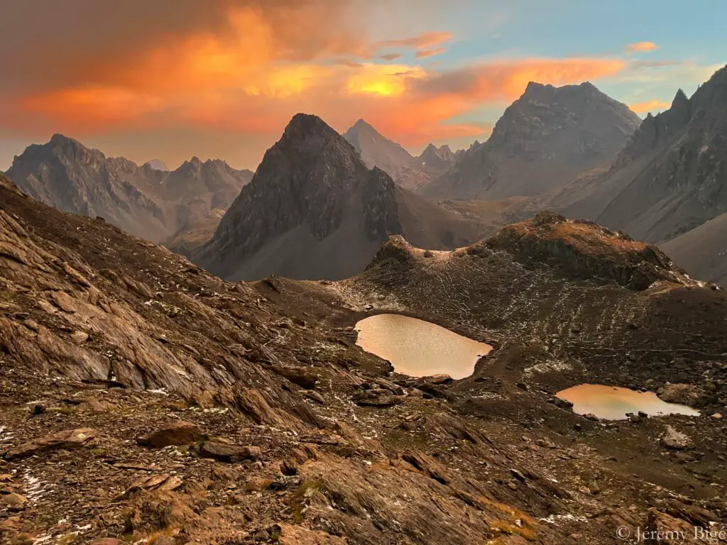 Lago di la Finestra après l'orage durant la Trans'Alpes.