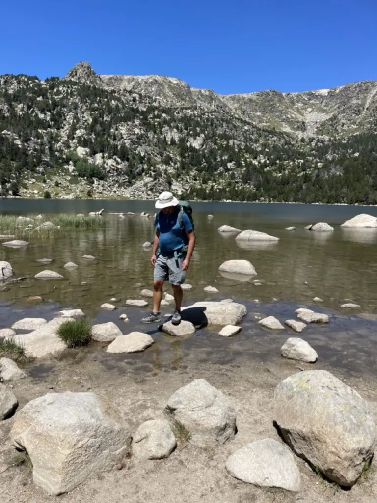 rando dans les pyrénées espagnoles autour d'un lac