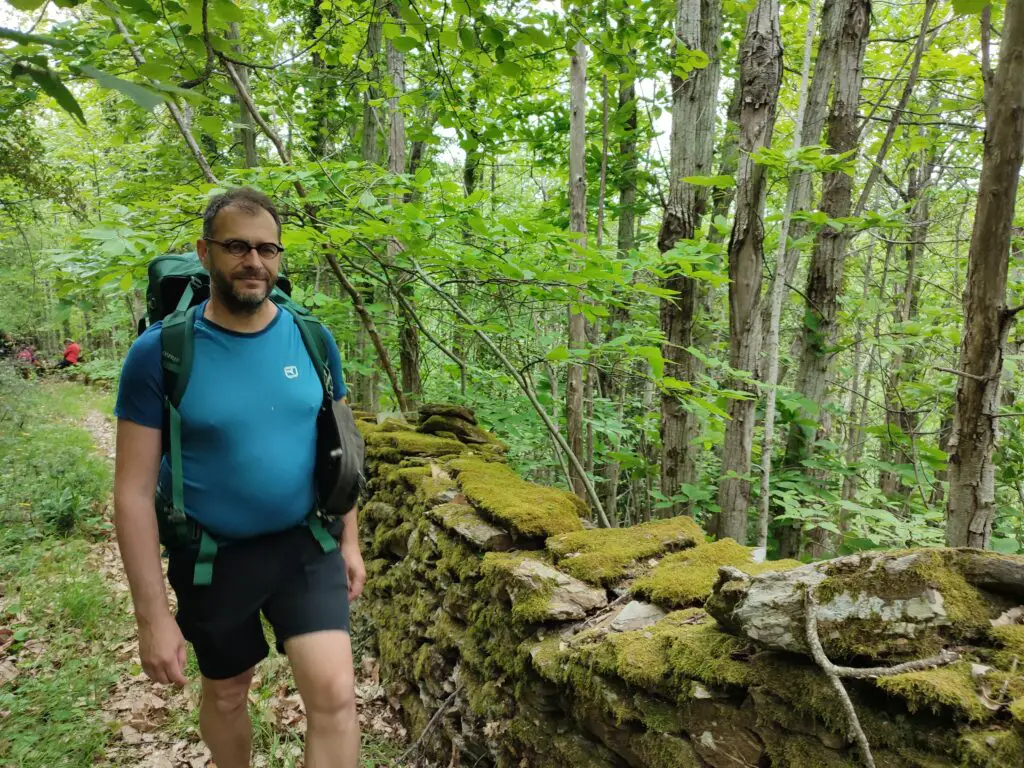 Randonnée dans les forêts du Caroux au printemps