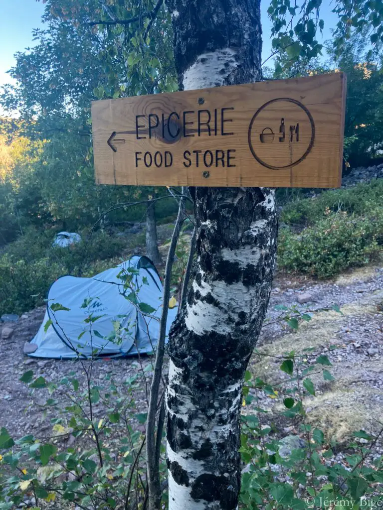 Épicerie du refuge d'Ortu di u Piobbu sur le GR20.