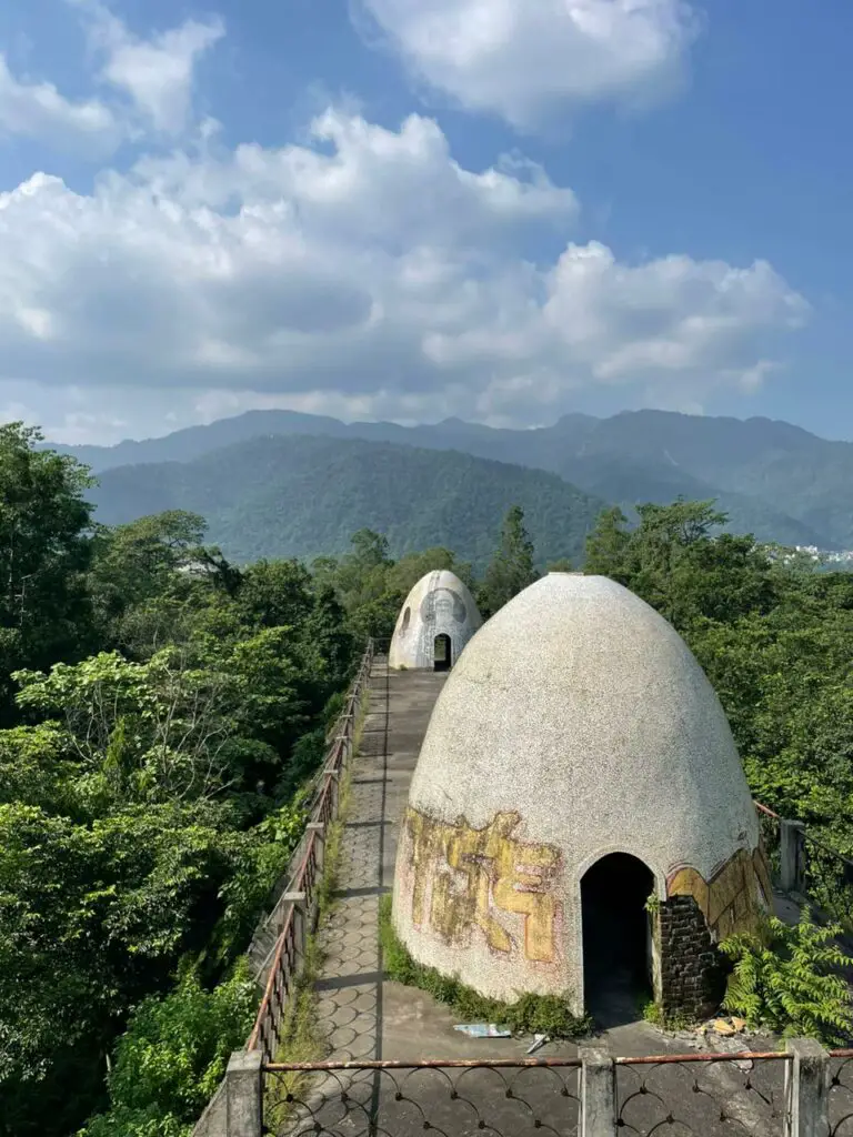 L’Ashram de Chaurasi Kutia ou des Beatles