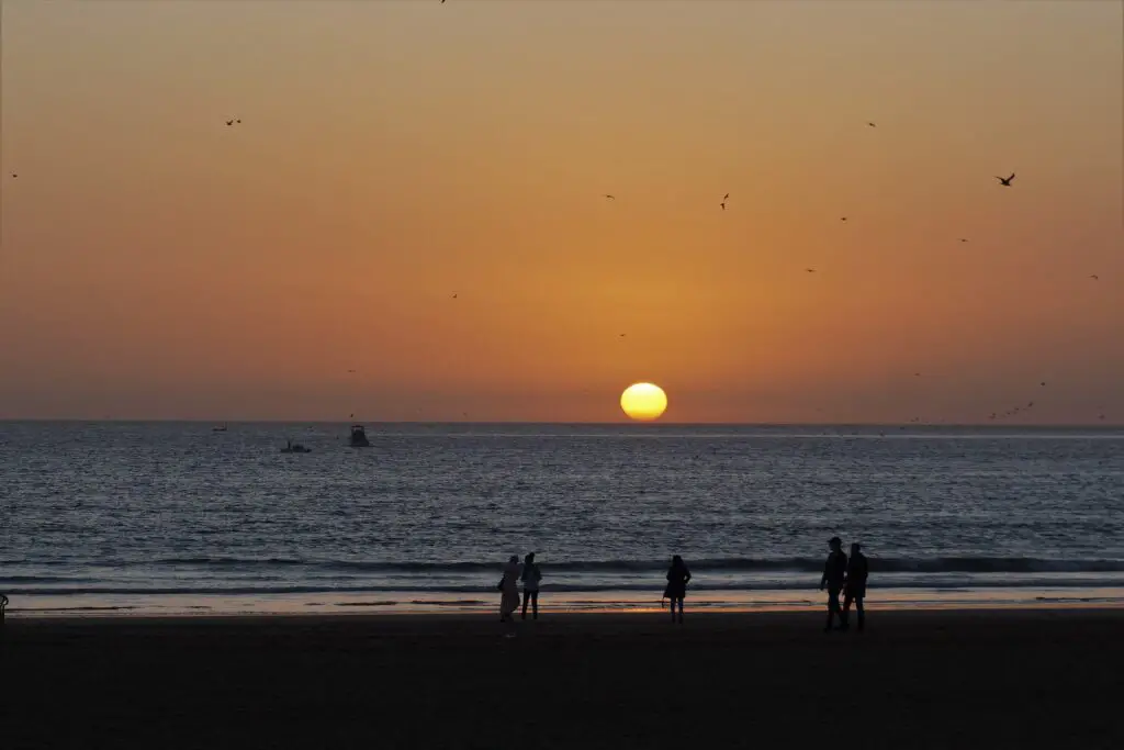 couché de soleil sur les plages d'Agadir au Maroc