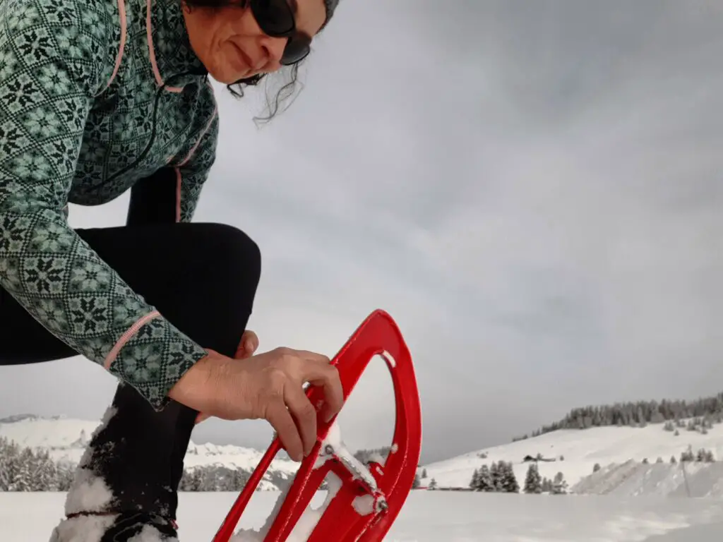 kari traa marque outdoor norvégienne Tshirt manche longue laine mérinos pour la pratique de la raquettes à neige 