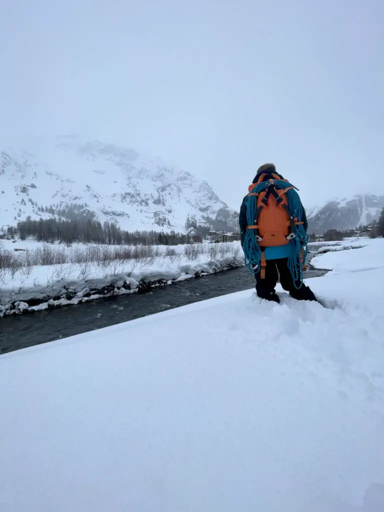 sortie cascade de glace avec le sac DB Journey