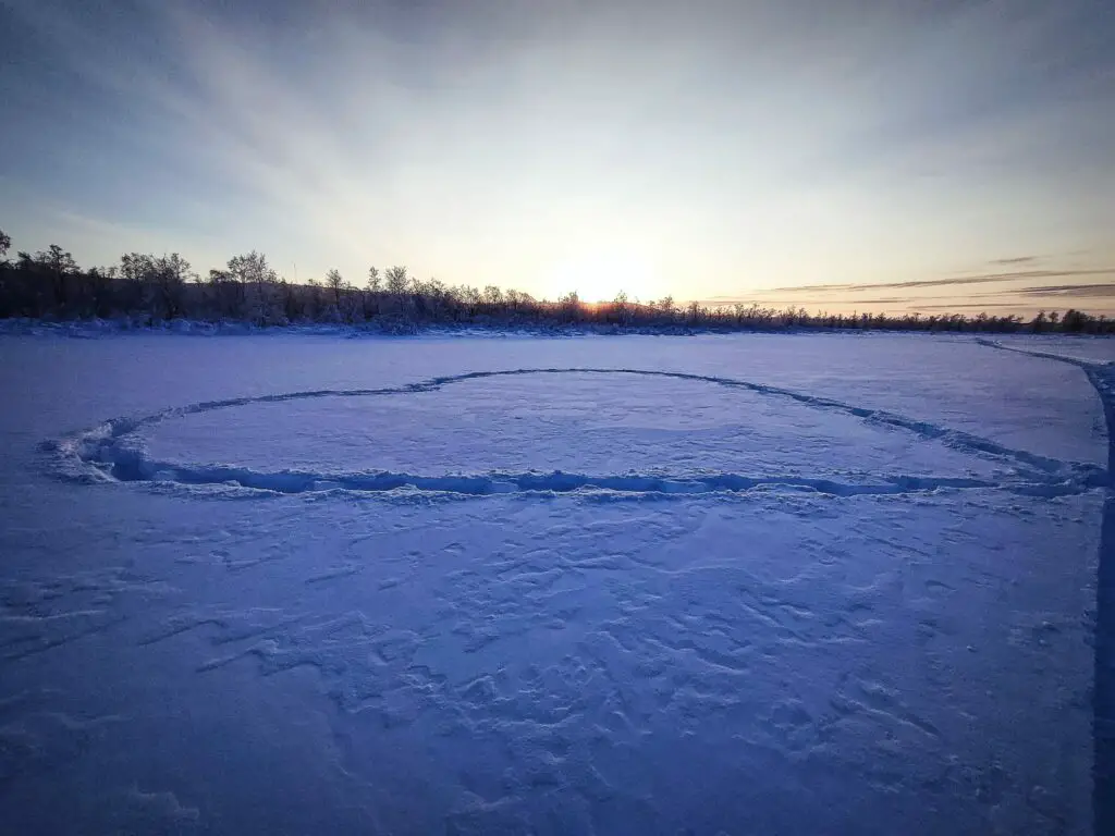 Coeur dans la neige