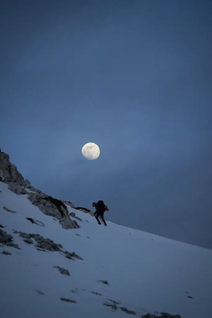 Lever de lune au pied du grand veymont