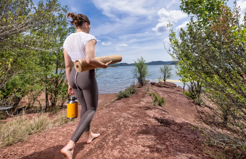 Séance de yoga avec le tapis Yogamatata