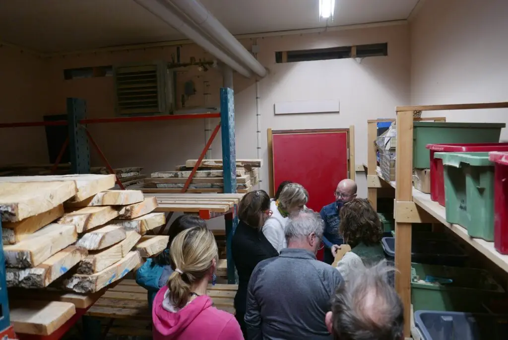 zone de stockage bois et bois de rennes, elan, pour la fabrication de couteau sami à karesuando