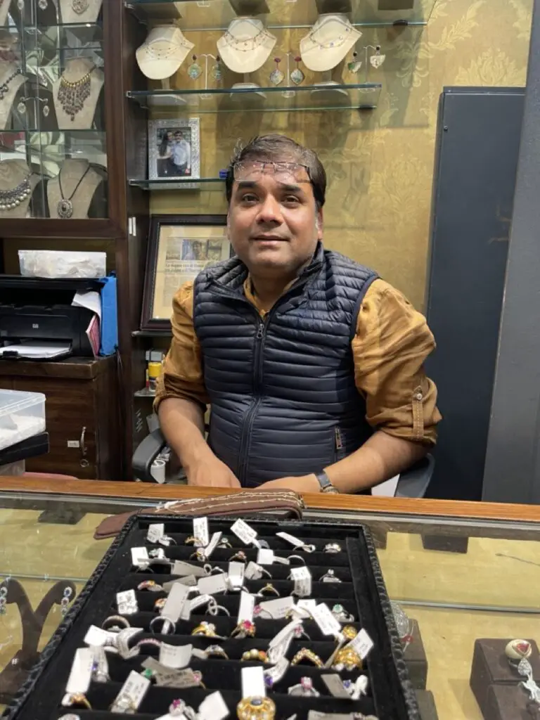 Bantu Gupta propriétaire de la bijouterie Khushki exports de jaipur