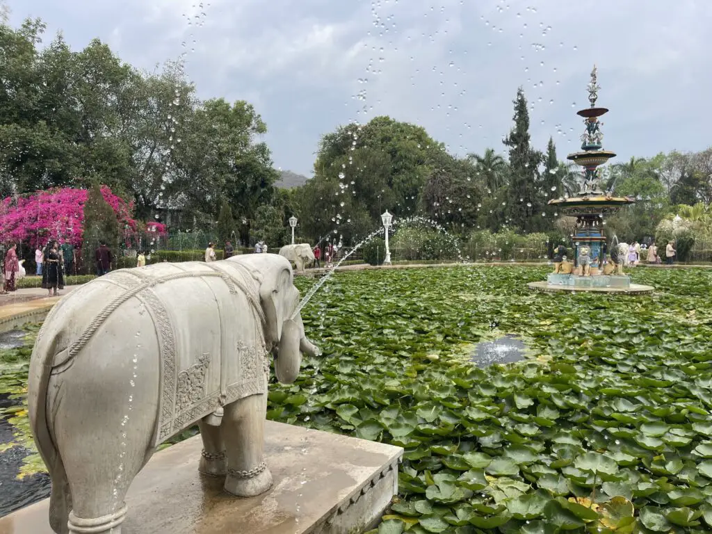 bassin au Jardin botanique Shaemiyon ki bari à Udaipur