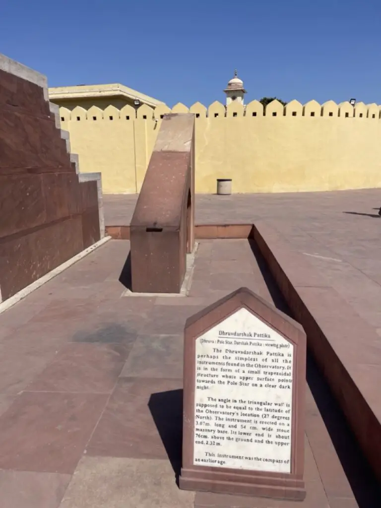 Instruments astronomiques à Jantar Mantar à Jaipur