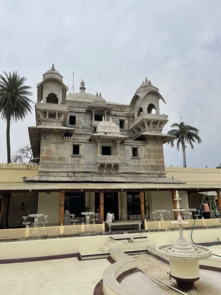 le palais de jagmandir en inde