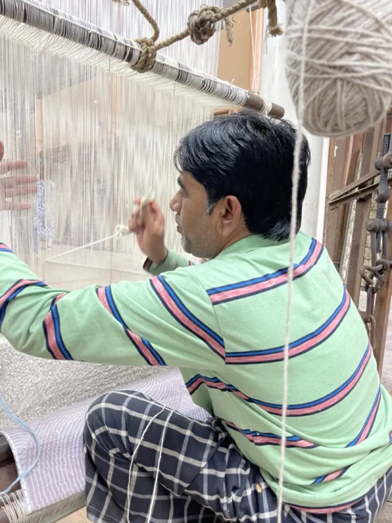 les étapes de fabrication d'un tapis en laine à jaipur