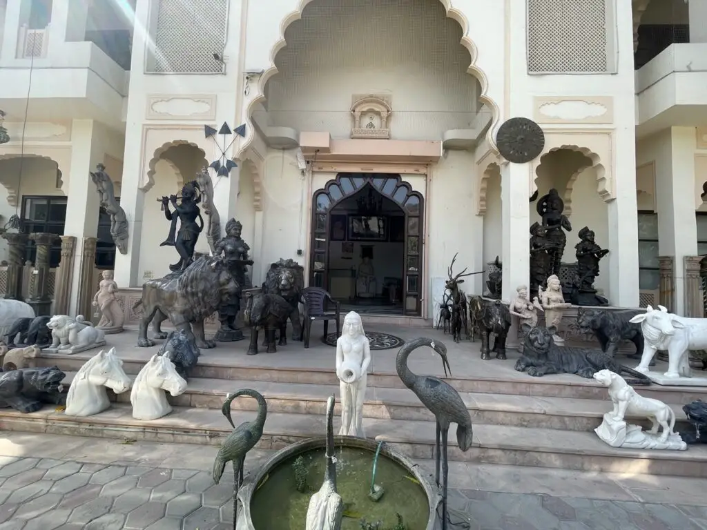 magasin et atelier de fabrication de tapis en lain eet impression tissu à jaipur