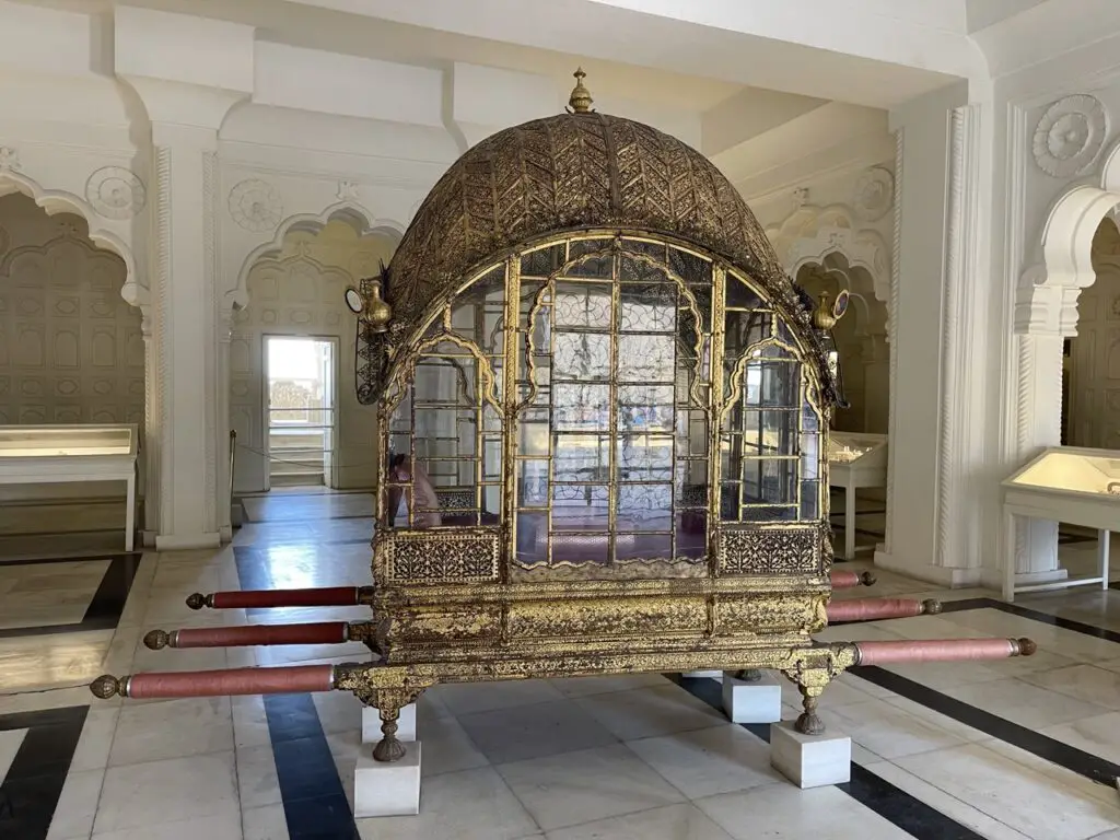 palanquin en or au Daulat Khana de Jodhpur