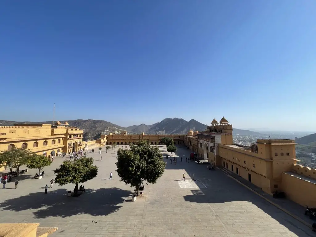 place principale du fort amber au Rajasthan