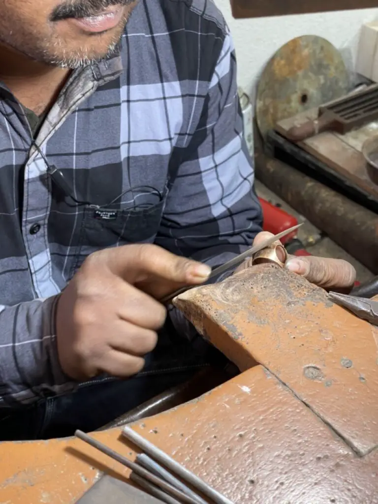 préparation d'une bague à jaipur