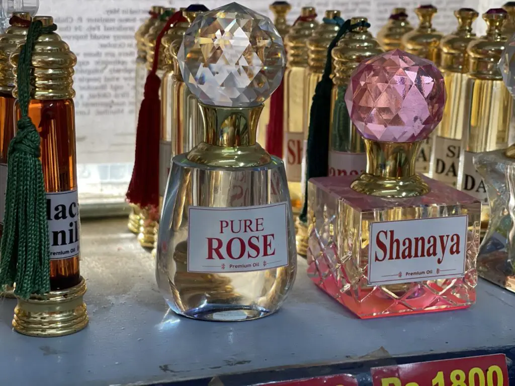 Pure Rose huile essentielle de Rose au Rajasthan en inde