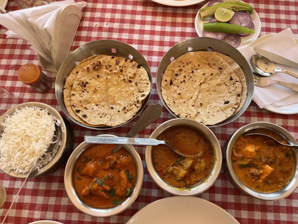 Repas au restaurant The Lalgarh à Jaisalmer au Rajasthan
