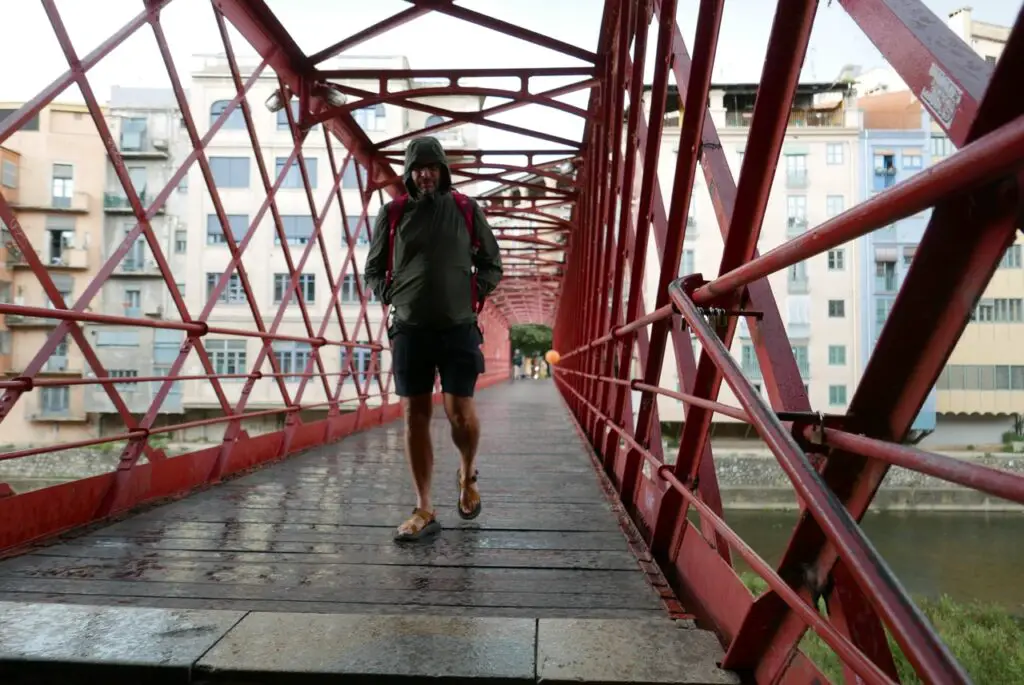 avis sur la veste Homme Odlo testé sous la pluie en voyage en Espagne