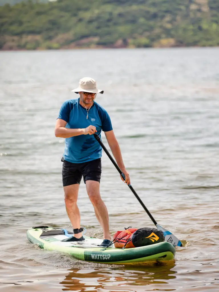 Le sac étanche sea to summit sur un paddle