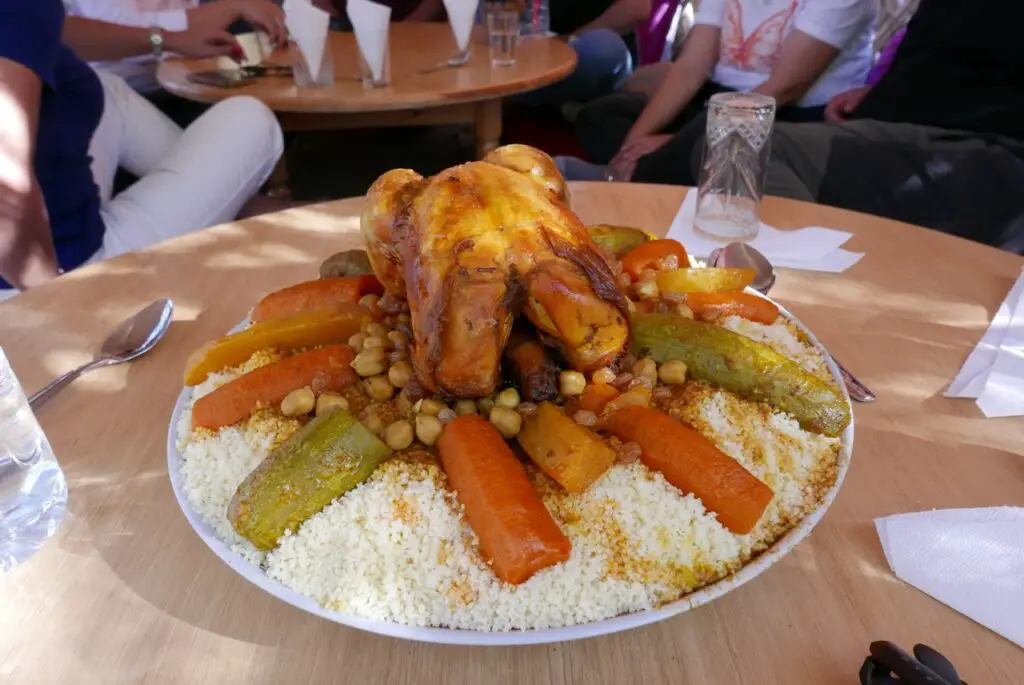 Couscous au poulet de la coopérative touristique Jubal Tafoughalt