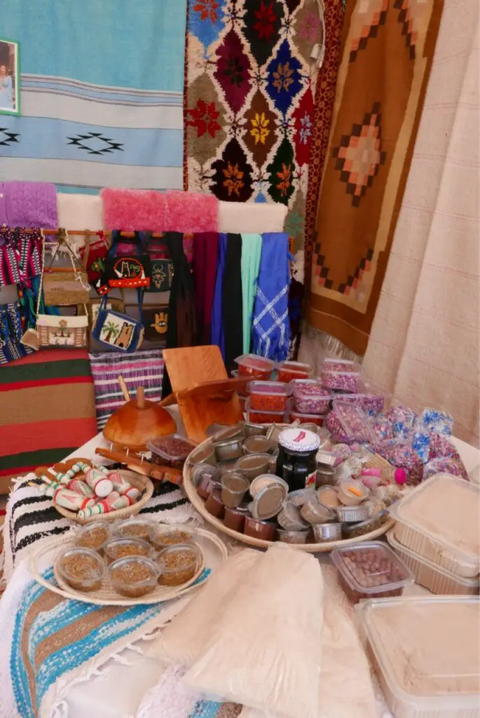 Echoppe artisanale marocaine à Figuig
