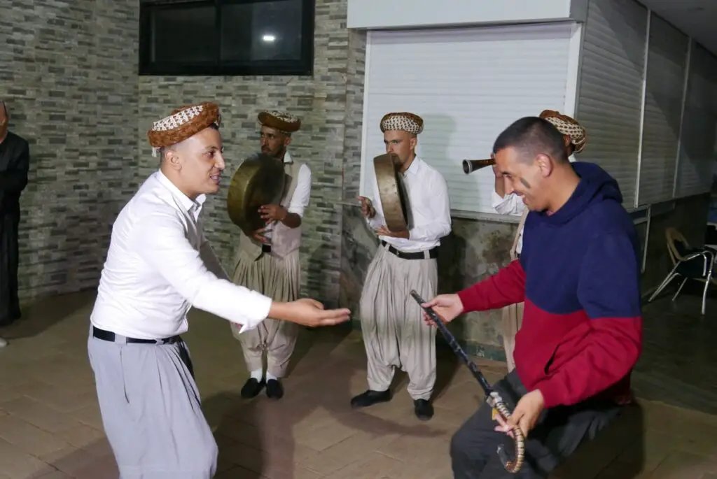 La reggada est une danse traditionnelle marocaine originaire de Beni Snassem