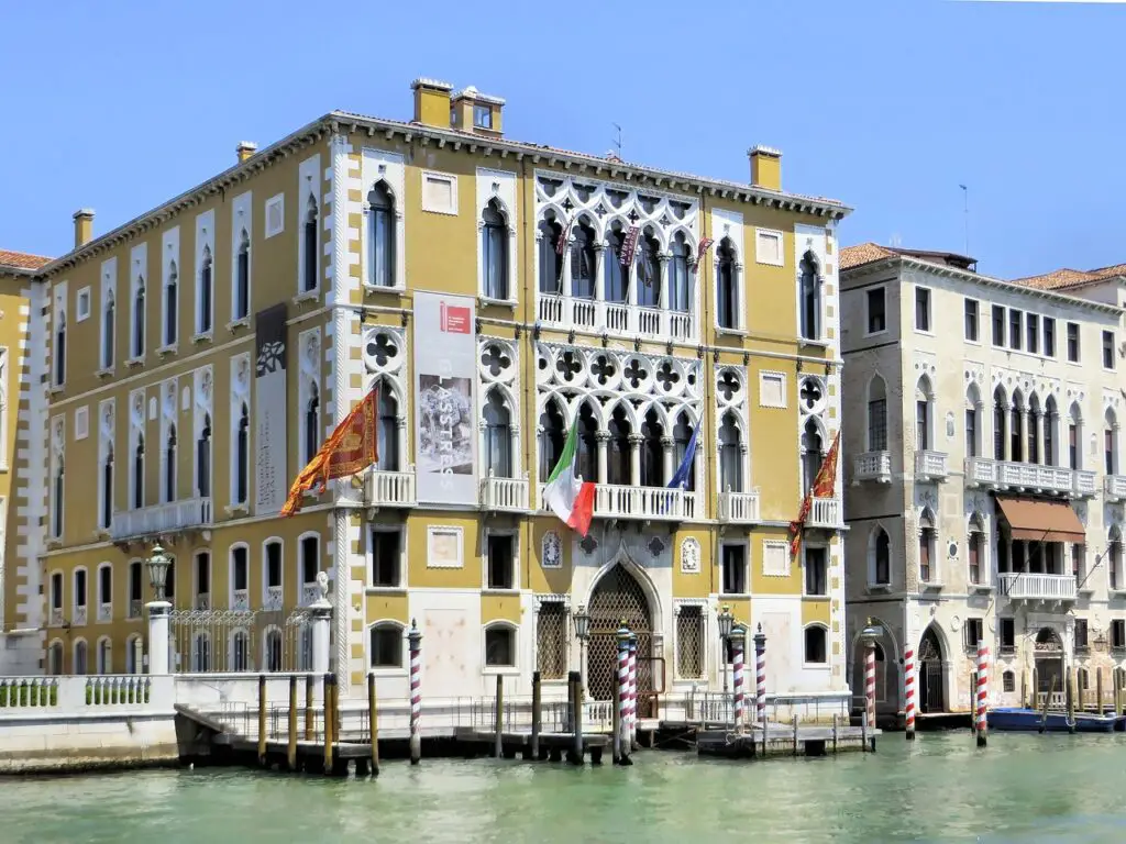 Le Ca' d'Oro sur les rives du Grand Canal de Venise