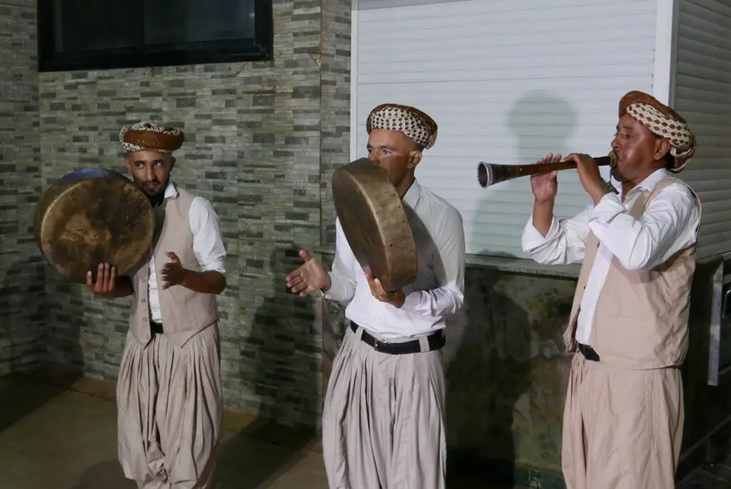 Musicien de reggada danse traditionnelle Marocaine