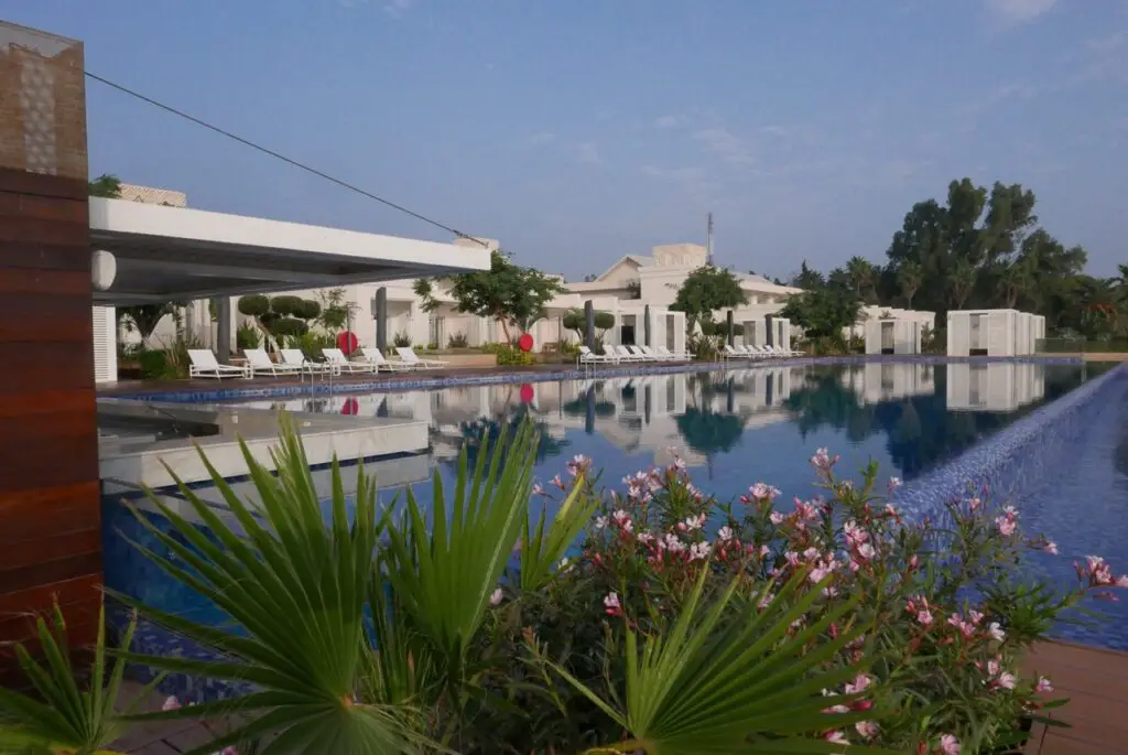 Piscine de l'hotel Marchica à Nador