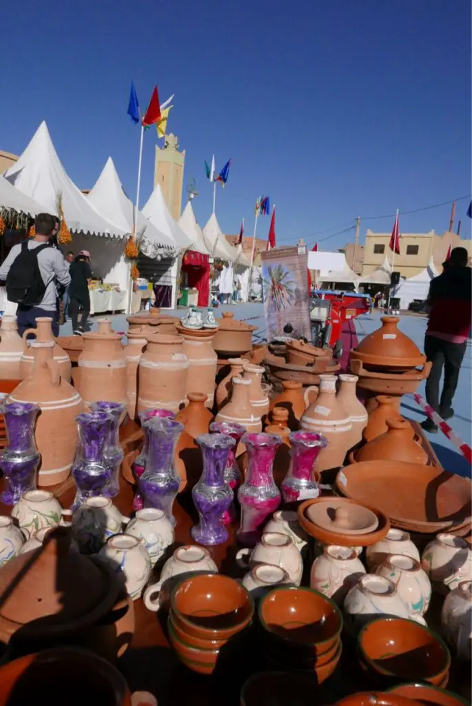 Poterie de l'artisanat marocain à Figuig