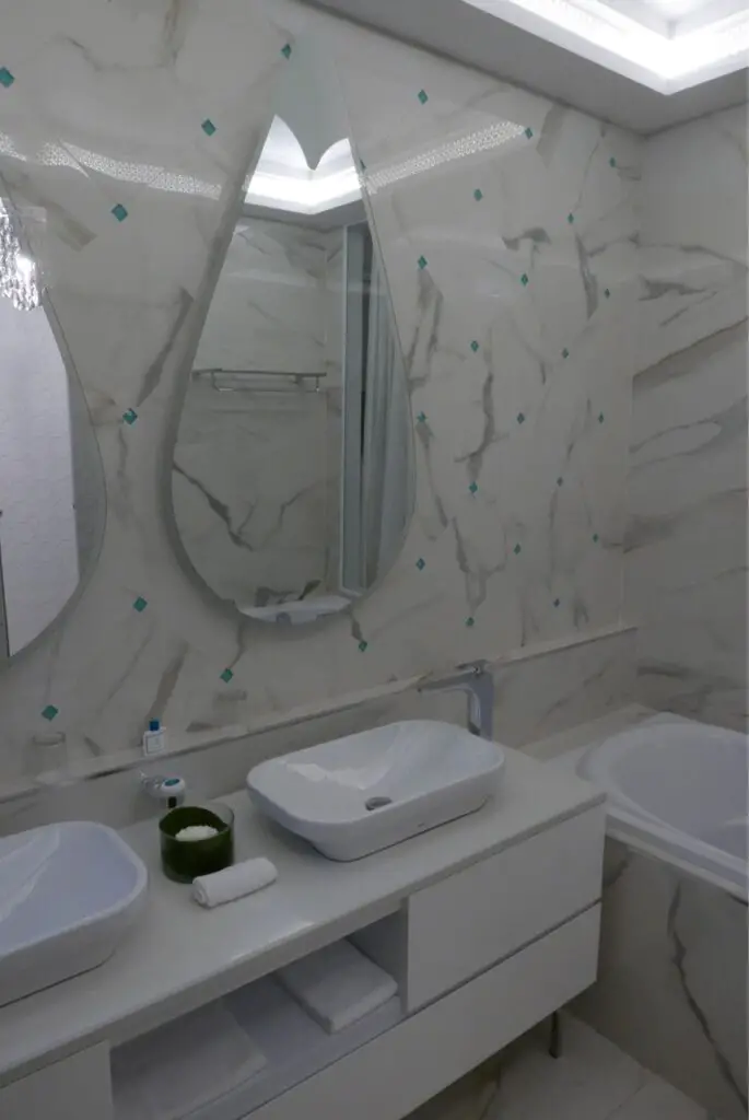Salle de bain de ma chambre de l'hôtel Marchica 5 étoiles au Maroc