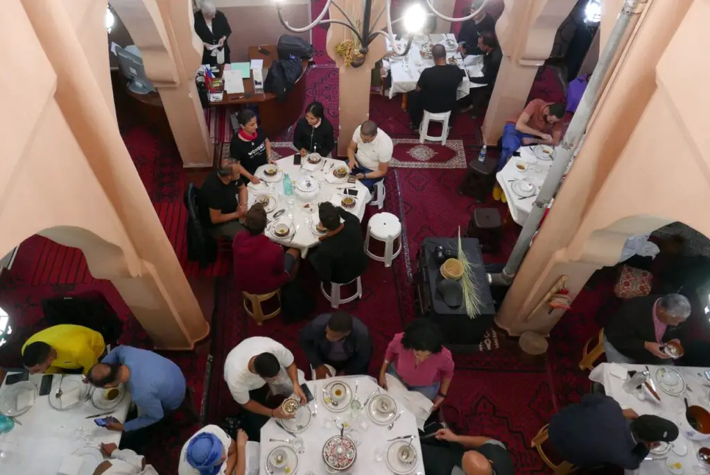 Salle du restaurant de la maison d'hôte Nanna à Figuig