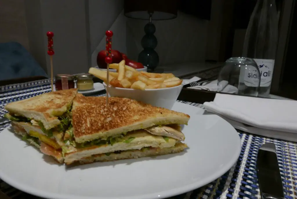 Sandwich 5 etoiles préparé par l'hotel Marchica de Nador au Maroc