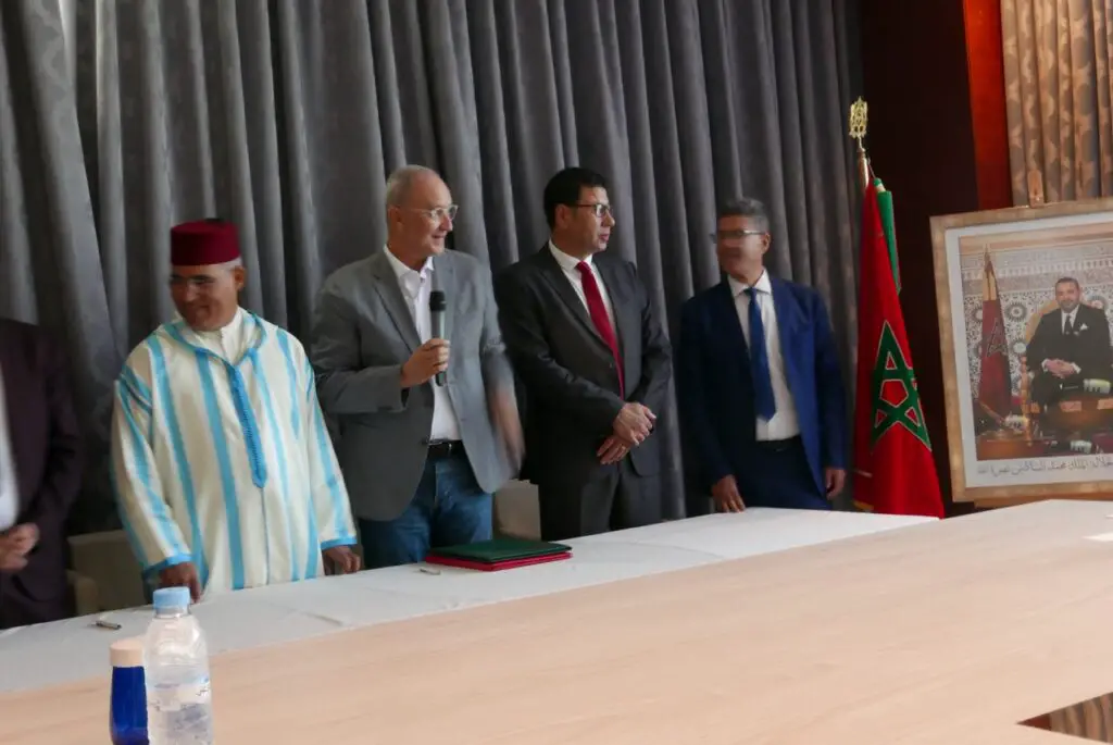 Signature entre officiel Marocain sur des projets dans la région de l'Oriental au Maroc