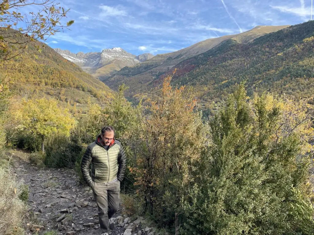 Test de la doudoune en plume Heli R Kathmandu dans les Pyrénées espagnoles