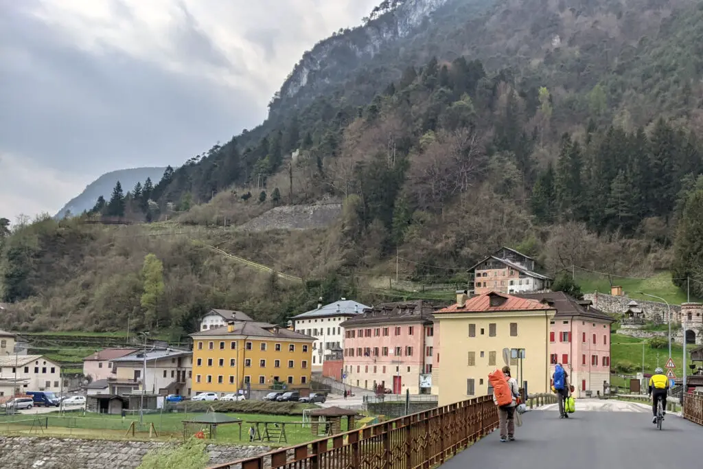 Arrivée à Perarolo, point de départ de notre descente du Piave