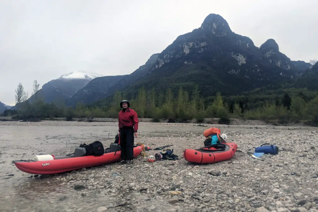 Départ après notre 1ere nuit de bivouac près de Soverzene en Italie