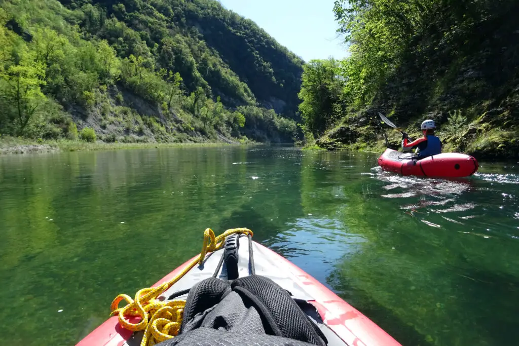 Derniers coups de pagaie dans le Piave des montagnes, on arrive bientôt en plaine