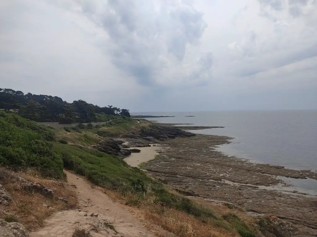 Après 27 jours sans pluie, l’orage approche à Saint-Gildas de Rhuys