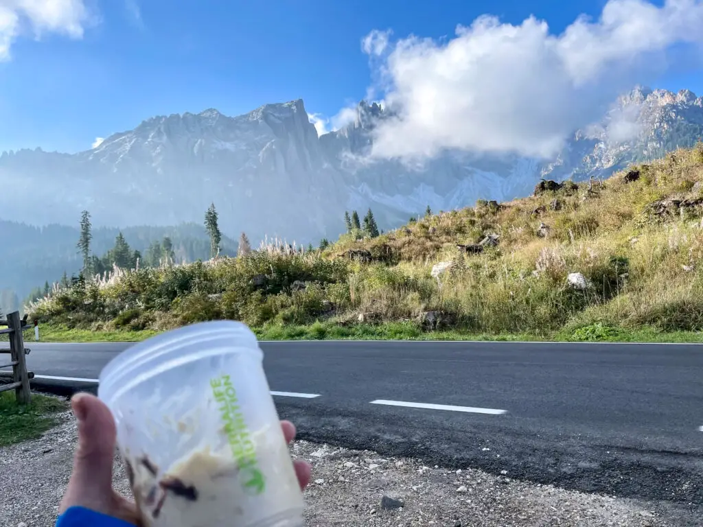 petit déjeuner devant les Latemars