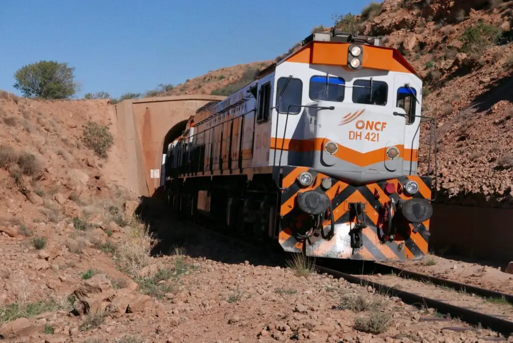 Voyage insolite dans le train du désert au Maroc avec l'oriental désert express