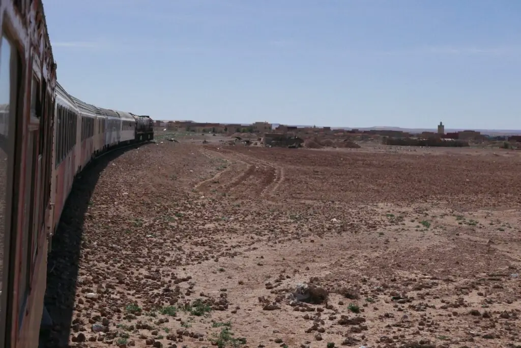 Arrivée à la gare de Tendrara avec l'oriental désert Express