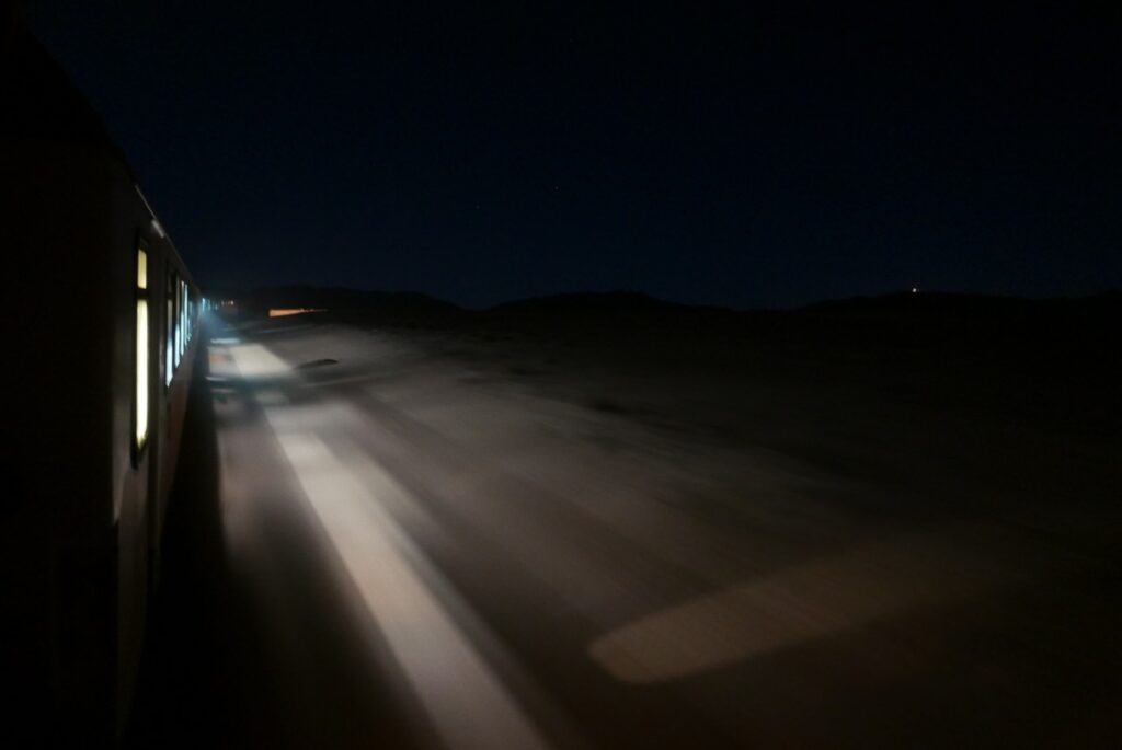 Arrivée en train de nuit à Bouarfa au Maroc