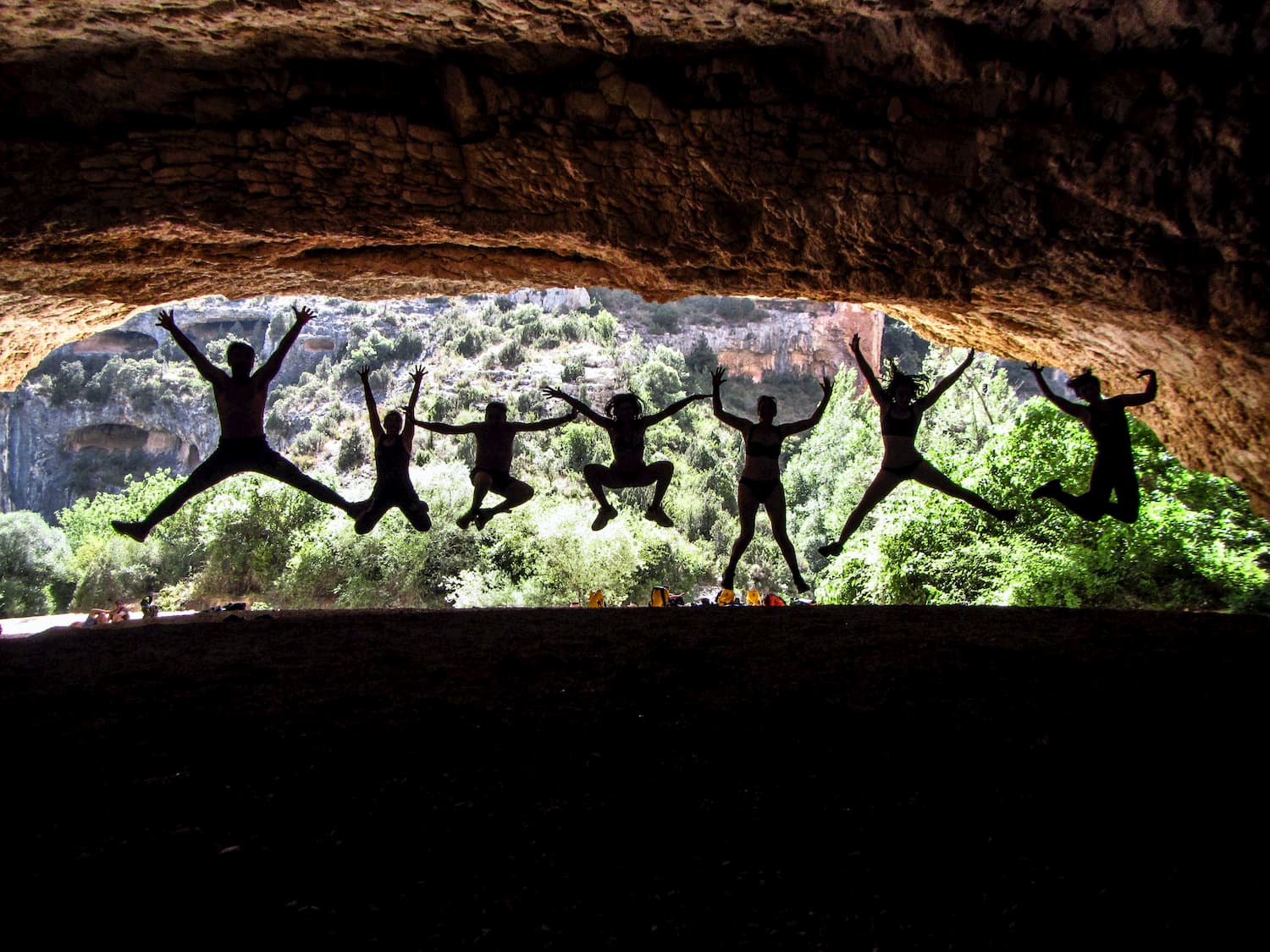 un groupe heureux dans le canyon du rio vero